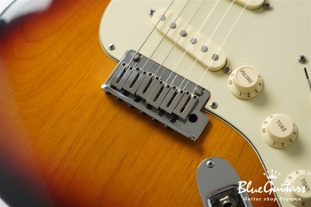 50th Anniversary American Deluxe Stratocaster - 3-Color Sunburst