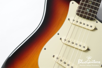 50th Anniversary American Deluxe Stratocaster - 3-Color Sunburst