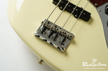 American Professional II Jazz Bass - Olympic White
