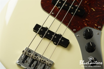 American Professional II Jazz Bass - Olympic White
