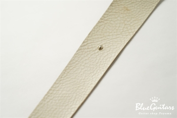 Plain Leather - White & Oval Studs / Silver