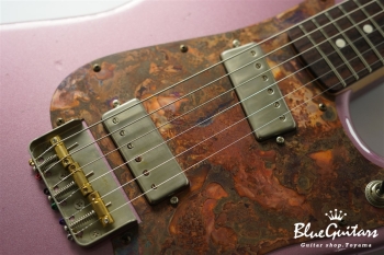 IRIS #204 Medium Aged - Burgundy Mist Metallic with Copper Red