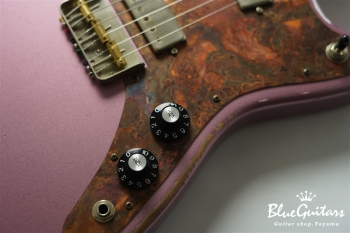 IRIS #204 Medium Aged - Burgundy Mist Metallic with Copper Red