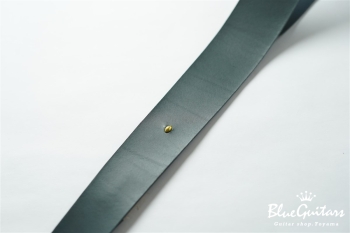 Plain Leather - Blue & Oval Studs / Gold