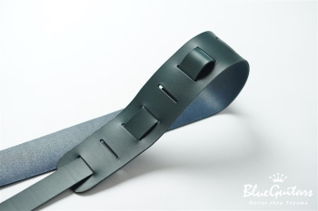 Plain Leather - Blue & Oval Studs / Gold