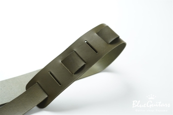 Plain Leather Wide - Olive & Oval Studs / Silver