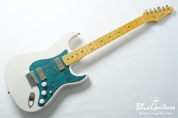 Model S. #216 Light Aged - White Blonde with Blue