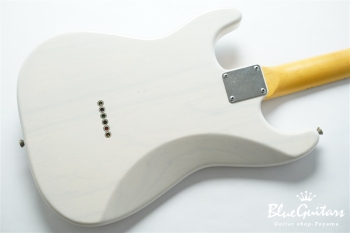 Model S. #216 Light Aged - White Blonde with Blue