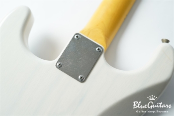 Model S. #216 Light Aged - White Blonde with Blue