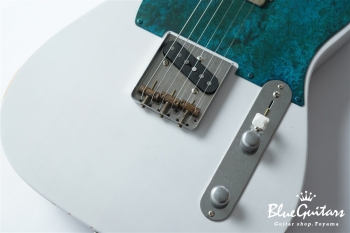 Model T. Patina #207 Light Aged - White Blonde with Blue