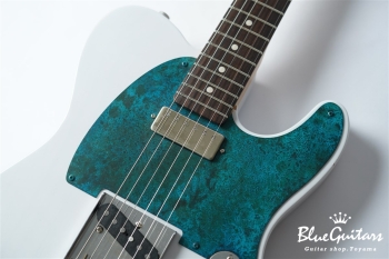 Model T. Patina #207 Light Aged - White Blonde with Blue