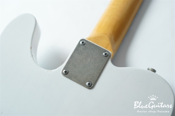 Model T. Patina #207 Light Aged - White Blonde with Blue