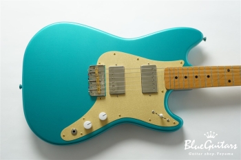 IRIS Patina #210 Light Aged - Faded Competition Burgundy with Brass