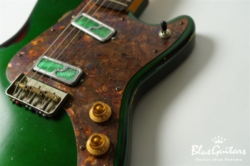 IRIS Patina #116 Medium Aged - Metallic Green over 3Tone Sunburst with Copper Red