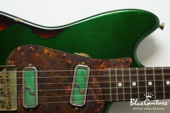 IRIS Patina #116 Medium Aged - Metallic Green over 3Tone Sunburst with Copper Red