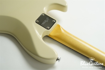 MJ1-STD/R - OWH w/ Acrylic Gold Pickguard