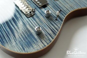 FUTURA-S SSH / Flame Maple Top, Fiji Mahogany Back - Faded Lazuli Blue