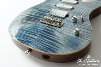 FUTURA-S SSH / Flame Maple Top, Fiji Mahogany Back - Faded Lazuli Blue