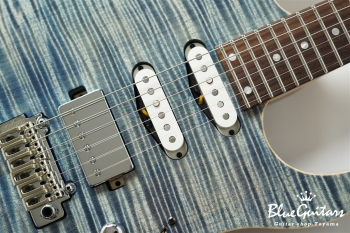 FUTURA-S SSH / Flame Maple Top, Fiji Mahogany Back - Faded Lazuli Blue