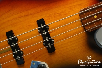 62 Jazz Bass Fretless - 3-Color Sunburst