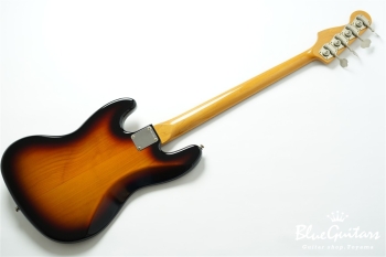 62 Jazz Bass Fretless - 3-Color Sunburst