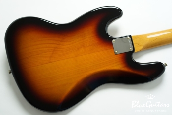 62 Jazz Bass Fretless - 3-Color Sunburst