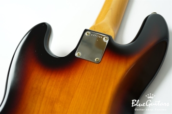 62 Jazz Bass Fretless - 3-Color Sunburst