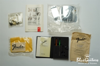 62 Jazz Bass Fretless - 3-Color Sunburst