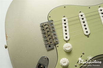 MBS 1961 Stratocaster Journeyman Relic Masterbuilt by Paul Waller - Inca Silver