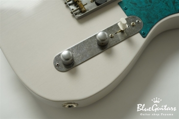 Model T. Patina #249 Light Aged - White Blonde with Blue