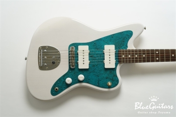 Model JM. Patina #250 Light Aged - White Blonde with Blue