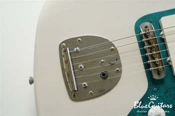 Model JM. Patina #250 Light Aged - White Blonde with Blue