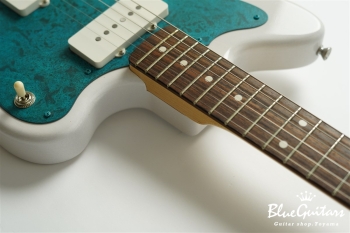 Model JM. Patina #250 Light Aged - White Blonde with Blue