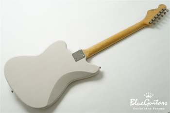 Model JM. Patina #250 Light Aged - White Blonde with Blue