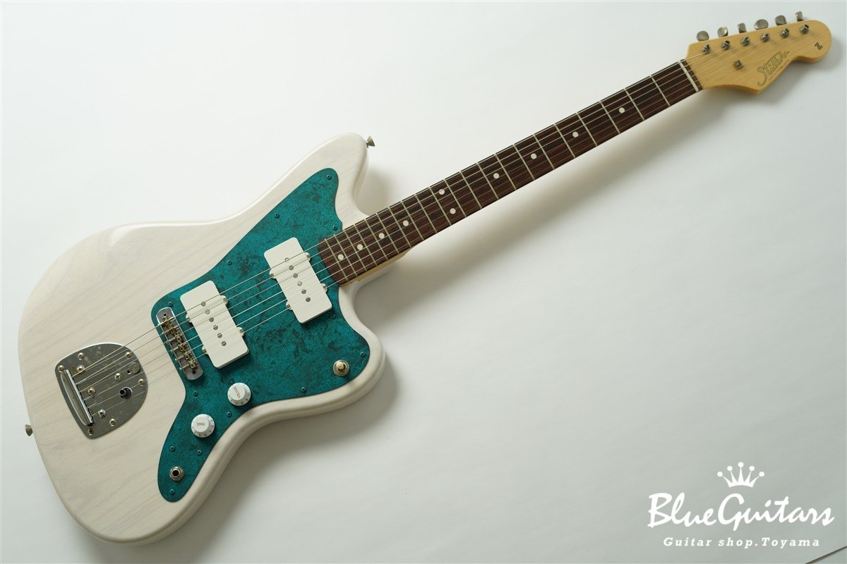 Model JM. Patina #251 Light Aged - White Blonde with Blue