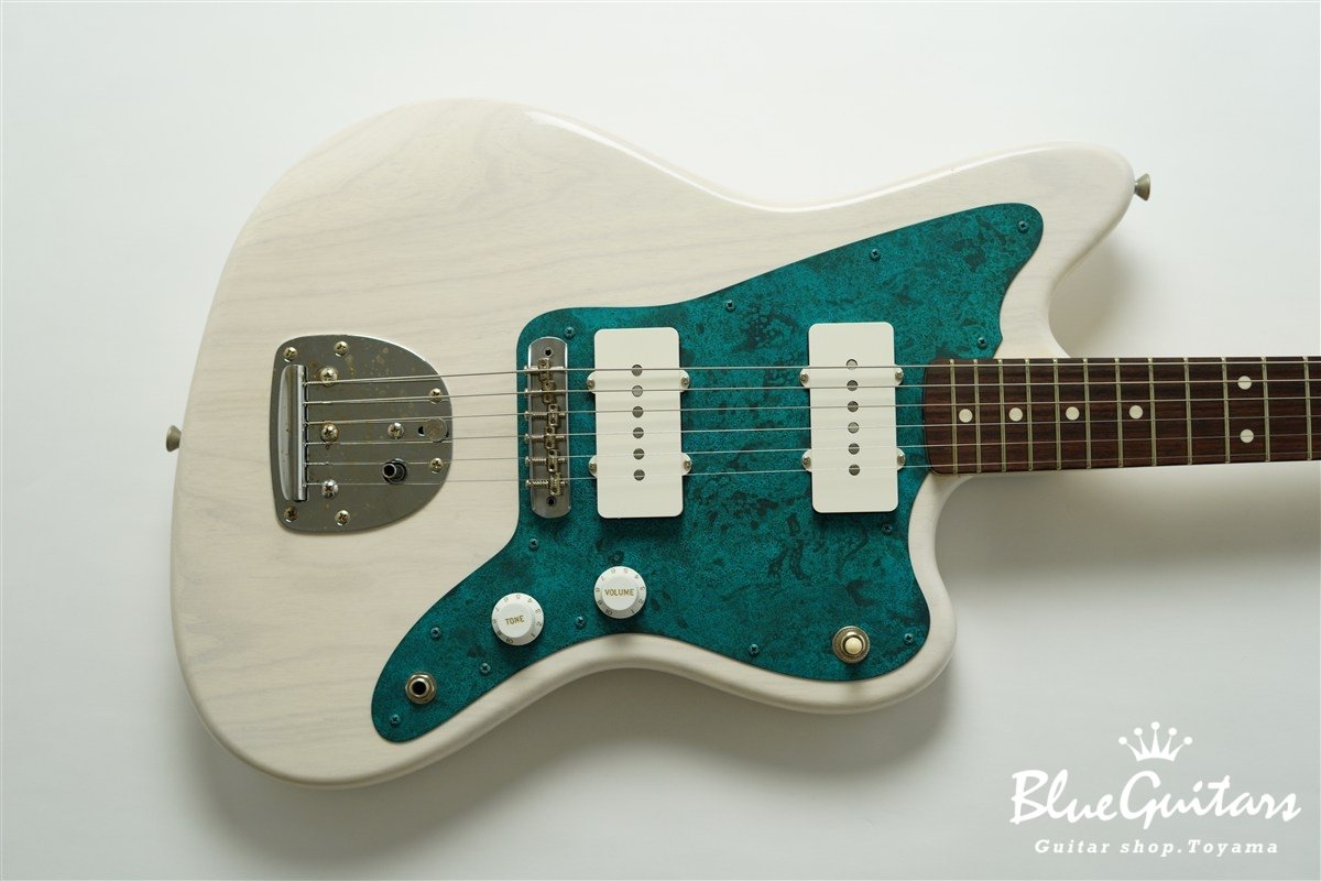 Model JM. Patina #251 Light Aged - White Blonde with Blue