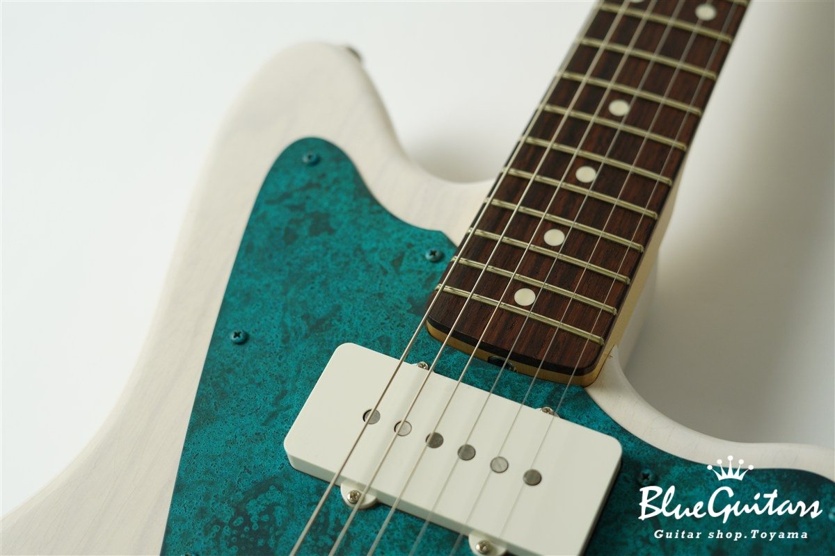 Model JM. Patina #251 Light Aged - White Blonde with Blue