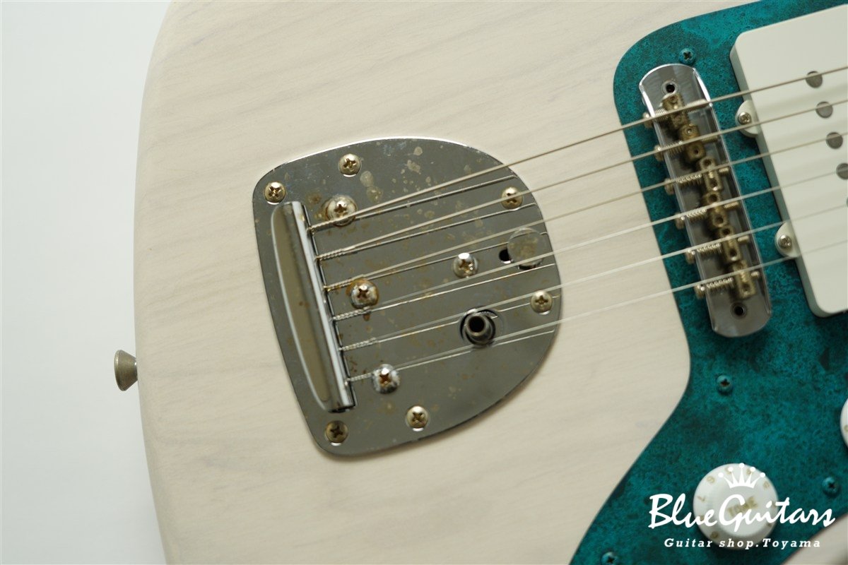 Model JM. Patina #251 Light Aged - White Blonde with Blue