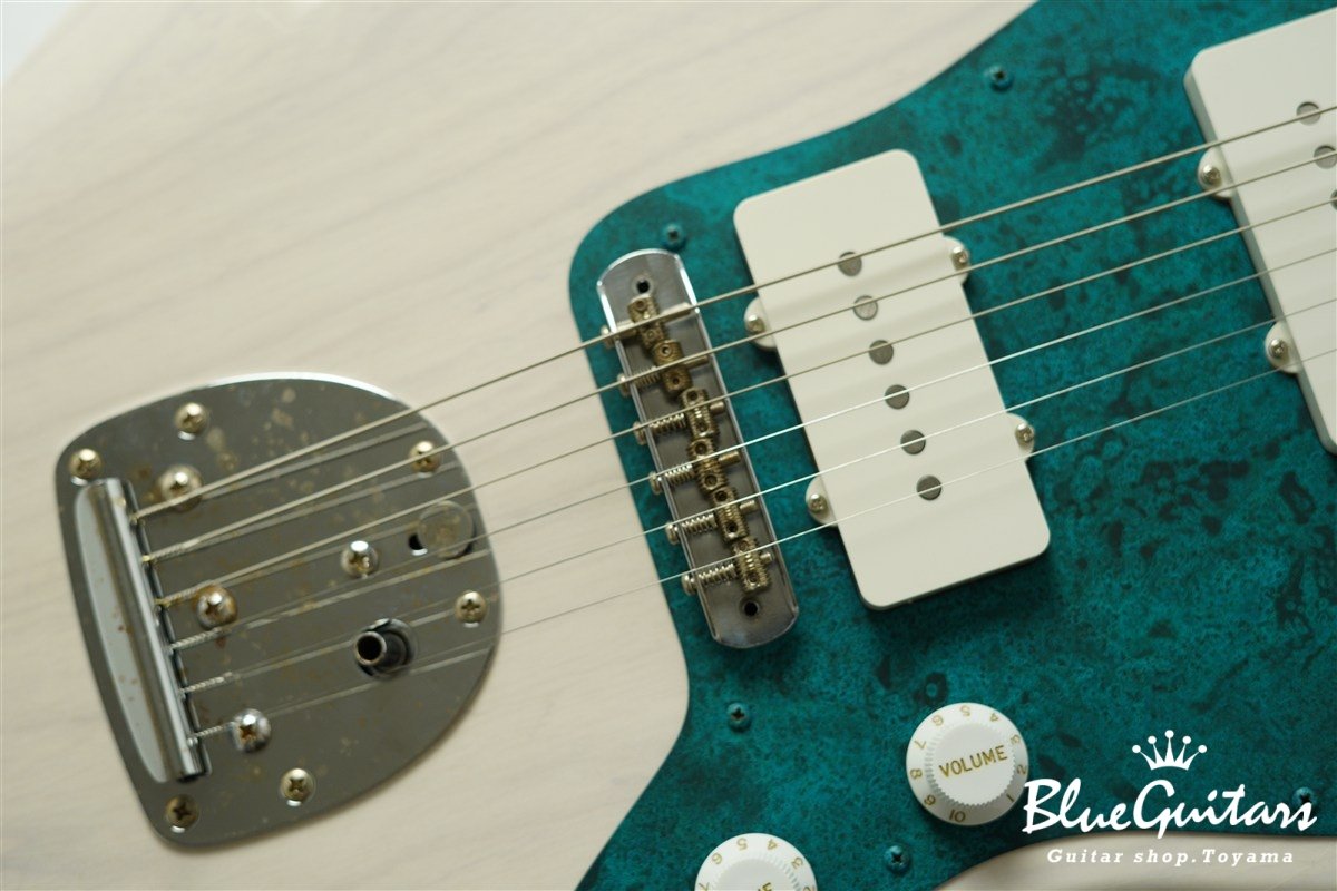 Model JM. Patina #251 Light Aged - White Blonde with Blue