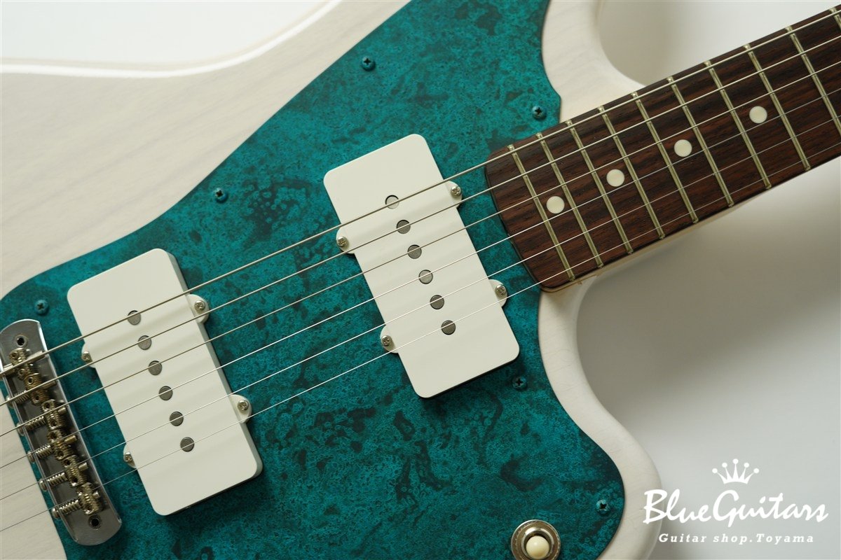 Model JM. Patina #251 Light Aged - White Blonde with Blue