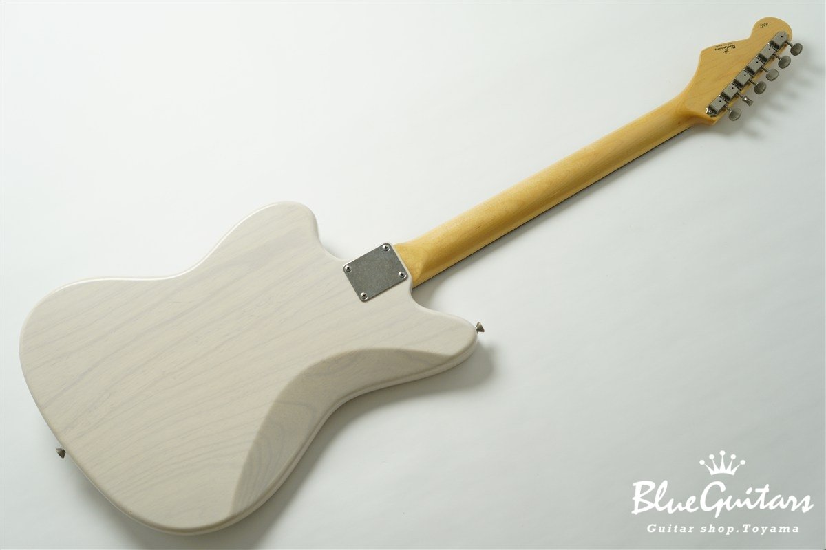 Model JM. Patina #251 Light Aged - White Blonde with Blue