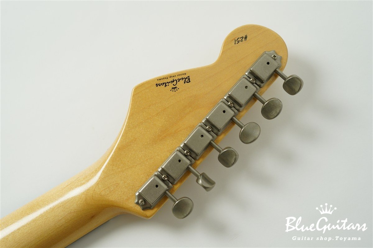 Model JM. Patina #251 Light Aged - White Blonde with Blue