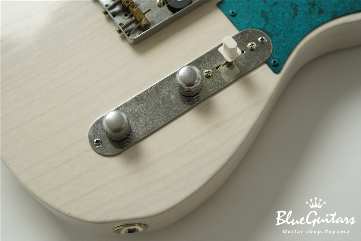 Model T. Patina #248 Light Aged - White Blonde with Blue