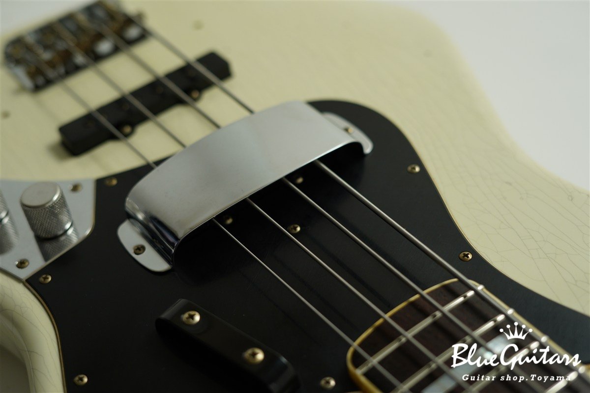 Limited Edition Custom Jazz Bass Journeyman Relic - Aged Olympic White / PHC
