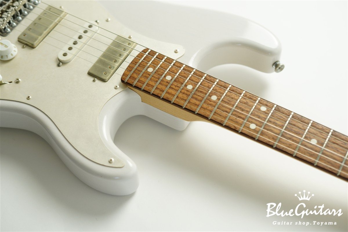 Model S. Patina #246 Light Aged - White Blonde with Silver