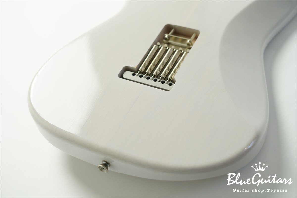 Model S. Patina #246 Light Aged - White Blonde with Silver