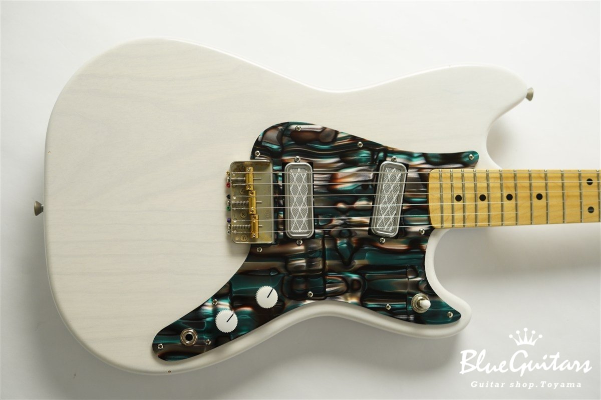 IRIS Special #240 Light Aged - White Blonde / Pickguard Shaped by stone-D eyewear
