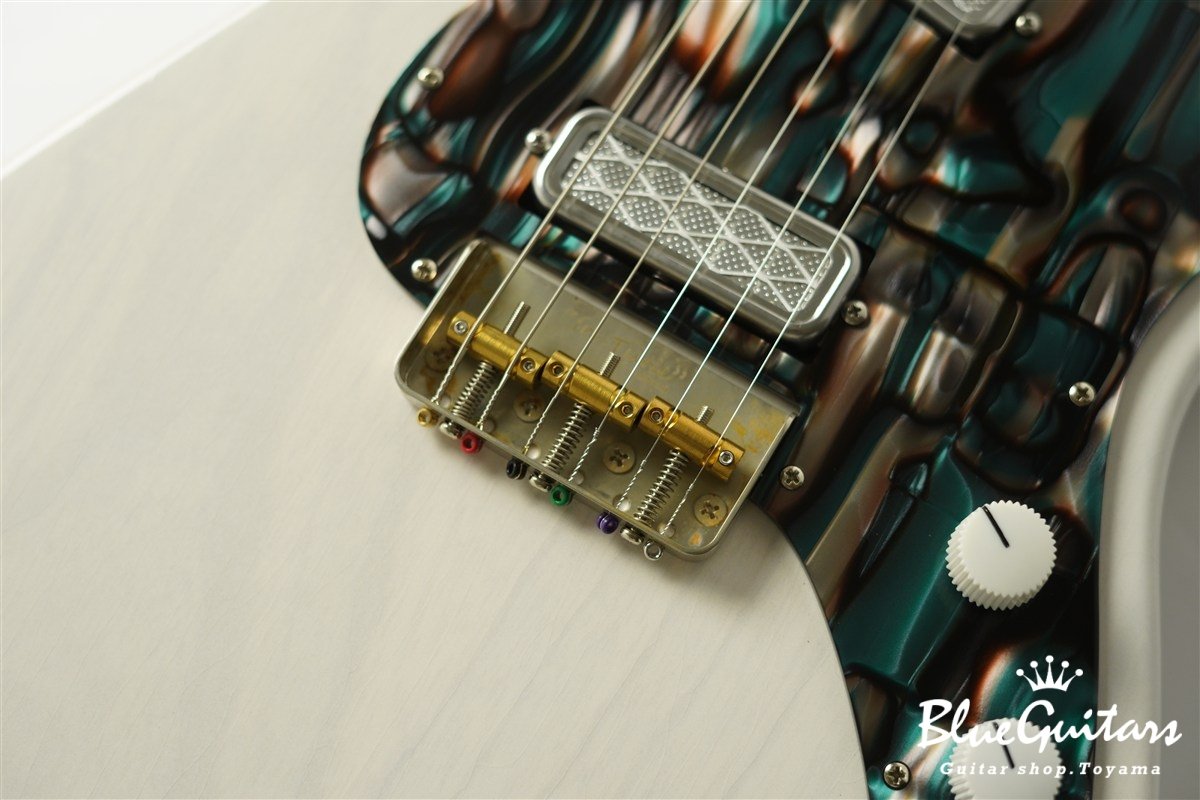 IRIS Special #240 Light Aged - White Blonde / Pickguard Shaped by stone-D eyewear