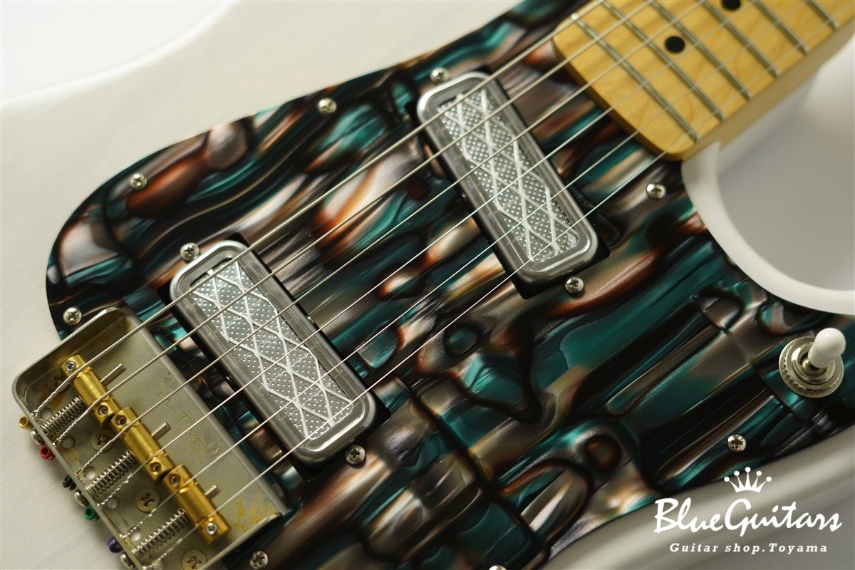 IRIS Special #240 Light Aged - White Blonde / Pickguard Shaped by stone-D eyewear