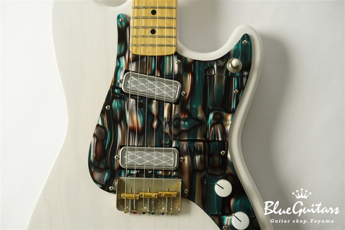 IRIS Special #240 Light Aged - White Blonde / Pickguard Shaped by stone-D eyewear